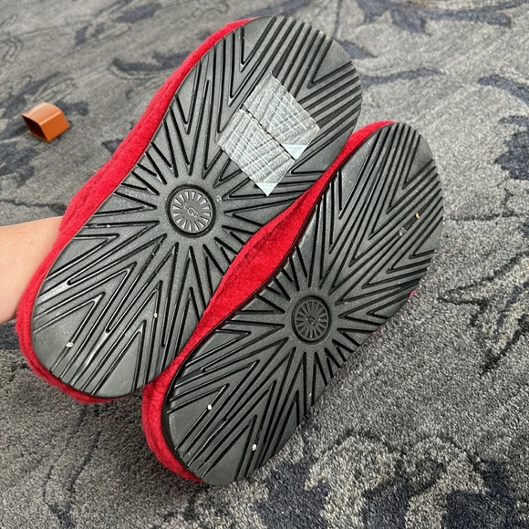 Menus Ugg Slides RED size 13 WORN ONCE - Picture 5 of 6